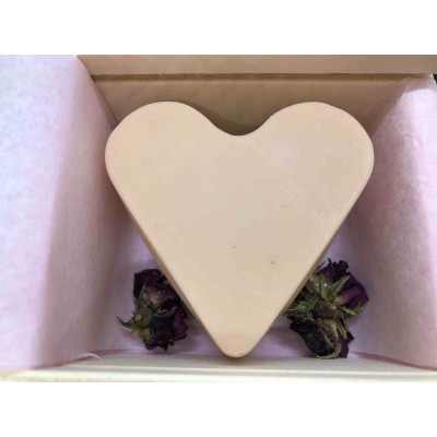 savon en forme de coeur à la rose de Damas