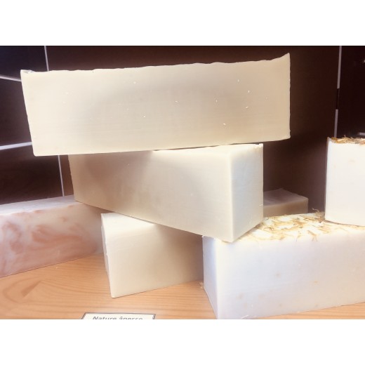 barre de savon ENTIERE lait d'anesse - env 975g